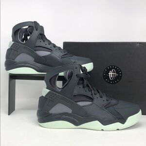 Mike Air Flight Huarache Dark Smoke Barely Green FJ439-001 Mens Shoes - Size 8